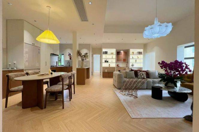 3BR Apartment at Ambassy Court (L1/L7/L10)