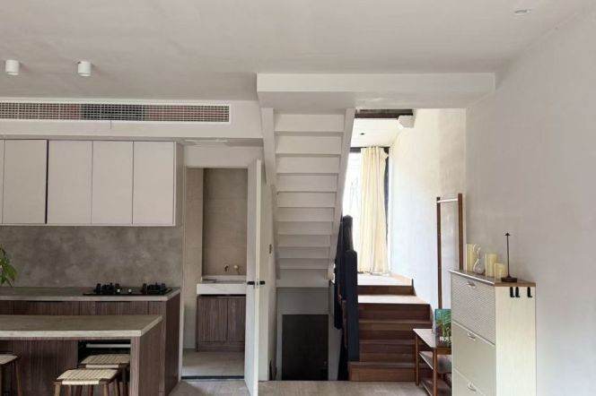 Spacious 1BR Lane House near Xintiandi Metro with Terrace (L10/L13)