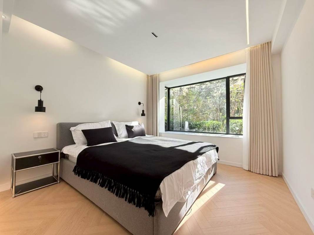 Housing image — Bedroom