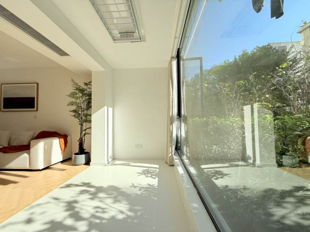Housing image — Living Room