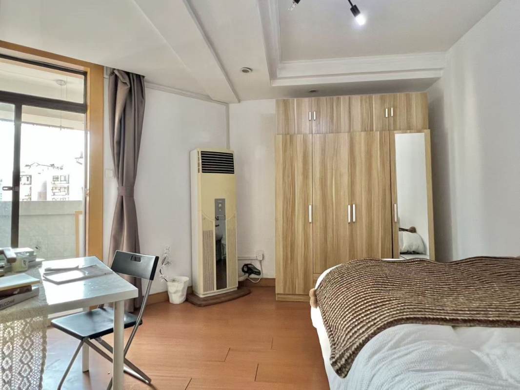 Housing image — Bedroom