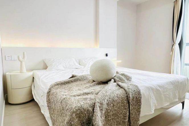 Spacious 2BR Apartment in Old Xuhui (L2/L7/L14)