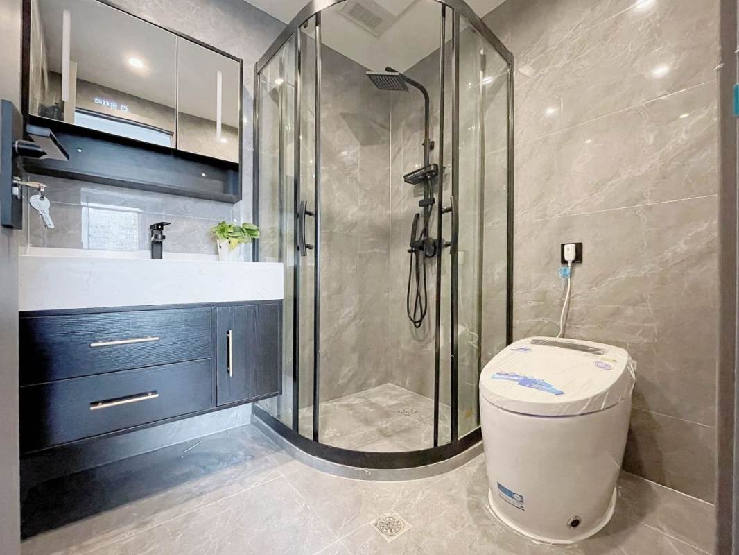Housing image — Bathroom