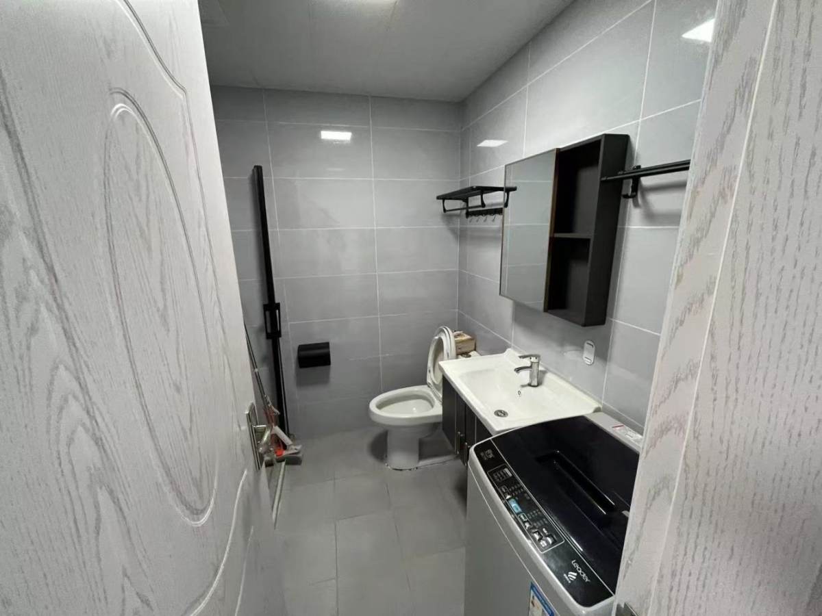 Housing image — Bathroom