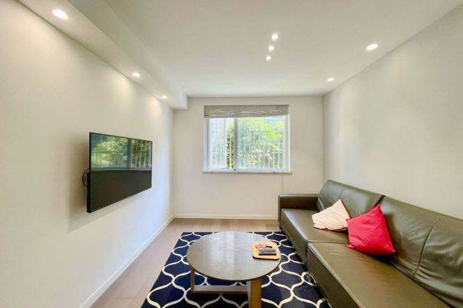 2BR Apartment in Old Xuhui (L1/L7/L9)