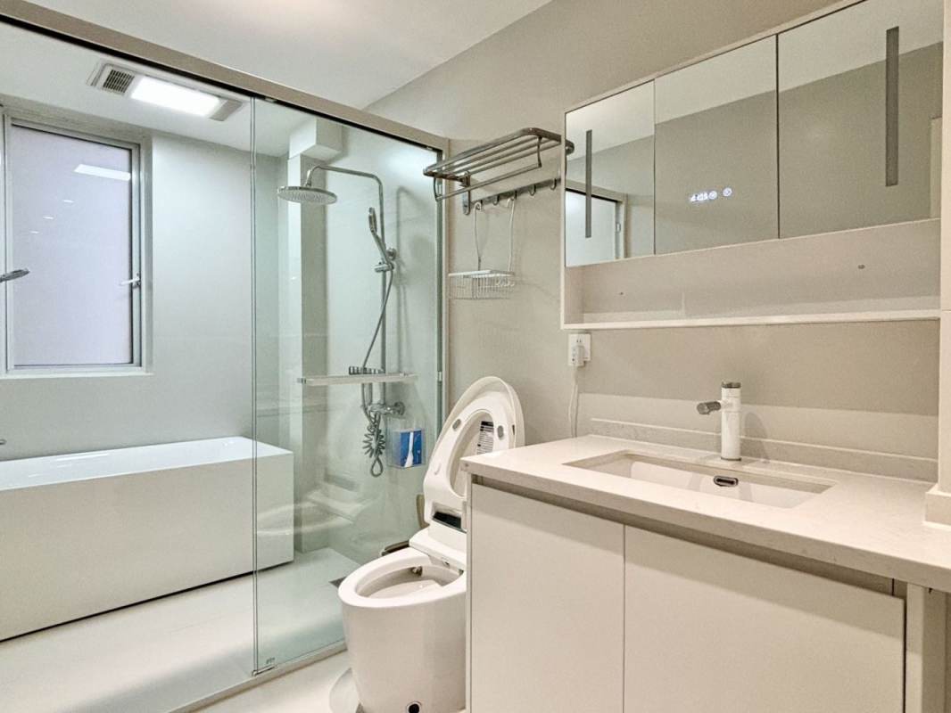 Housing image — Bathroom