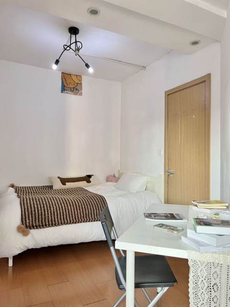 Housing image — Bedroom