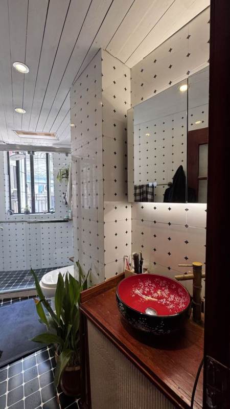 Housing image — Bathroom