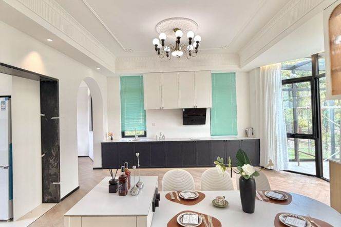 Spacious 5BR Villa near Xuying Rd Metro with Terrace