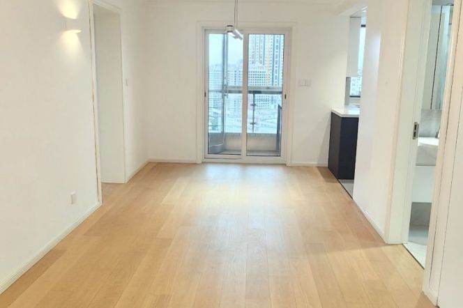 High-Floor 3BR Apartment in Laoximen (L8/L10/L14)