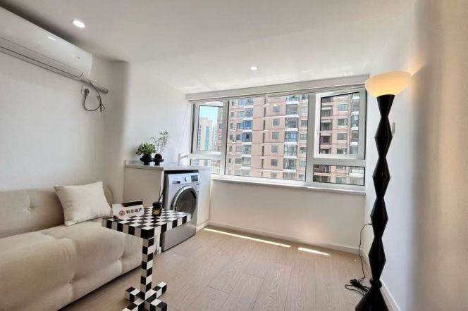 2BR Apartment near Changping Rd Metro