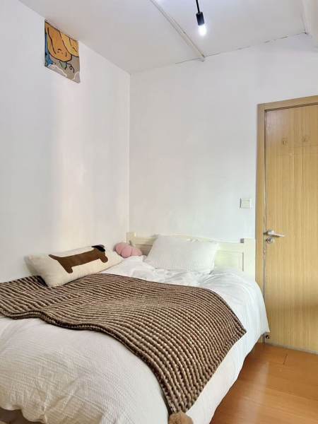Housing image — Bedroom
