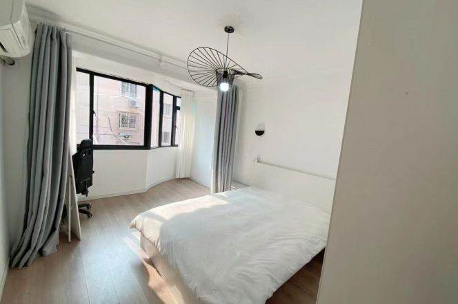 2BR Apartment near Zhongshan Park (L2/L11)