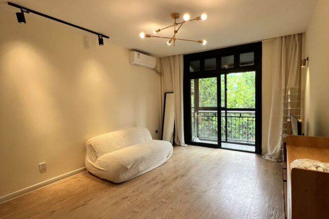1BR Apartment near South Huangpi Road Metro (L1/L14)