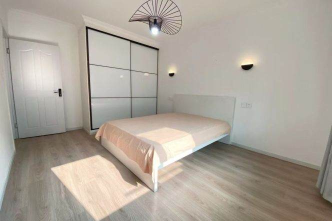 2BR Apartment near Zhongshan Park (L2/L11)