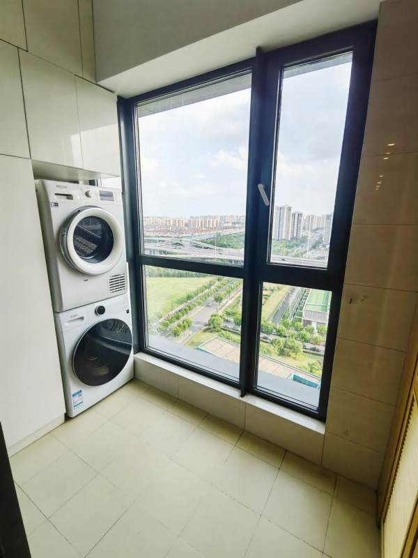 Housing image — Balcony