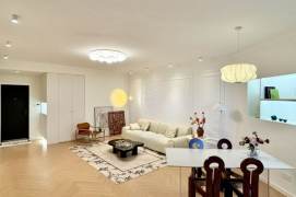 High-Floor Spacious 2BR Apartment near Fengqiao Rd Metro (L3/L4/L11/L14)