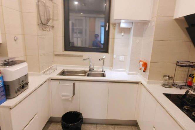 High-Floor 2BR Apartment near Oriental Sports Center Metro (L6/L8/L11)