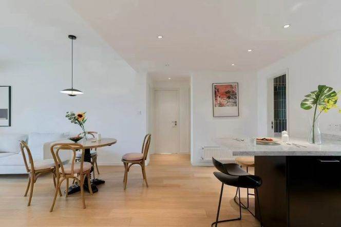 3BR Apartment at One Block (L1/L13)