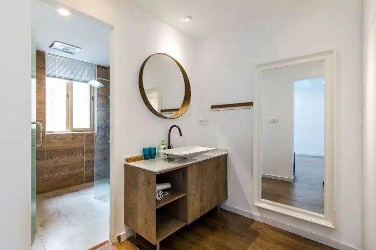 Housing image — Bathroom