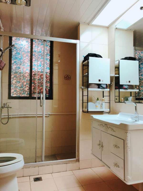 Housing image — Bathroom