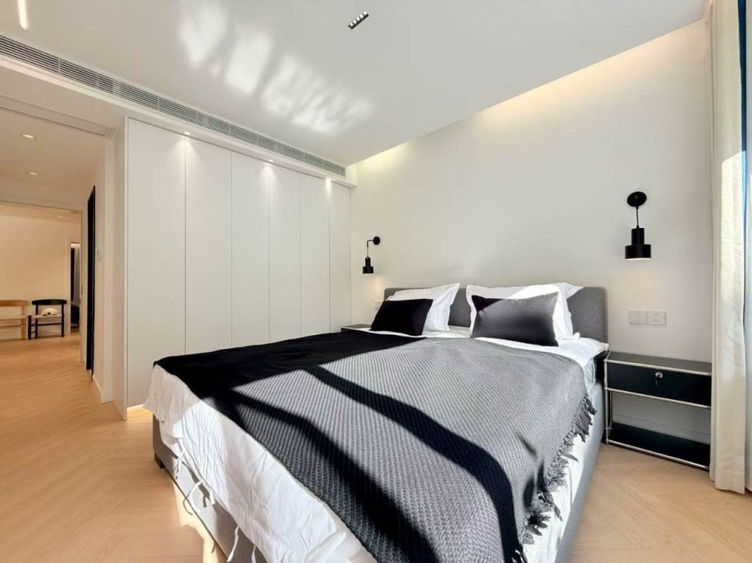 Housing image — Bedroom