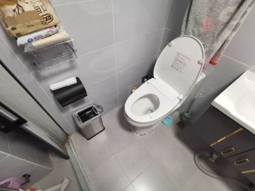 Housing image — Bathroom