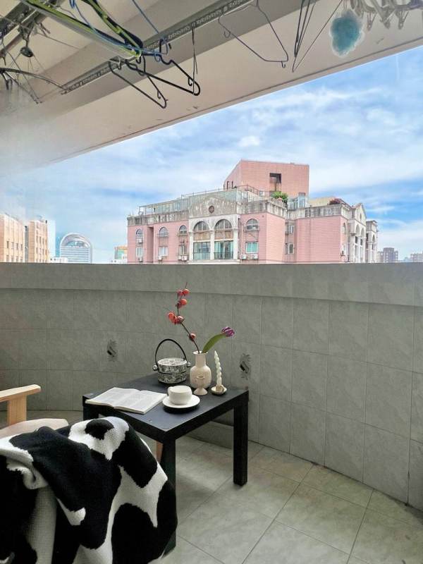 Housing image — Balcony
