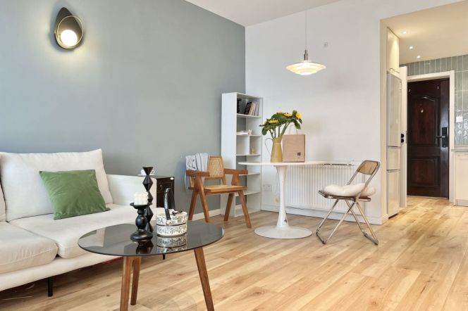 1BR Apartment in Gubei (L10)