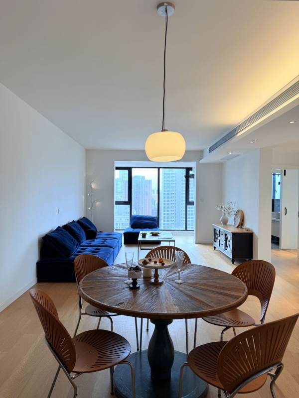 Housing image — Living Room