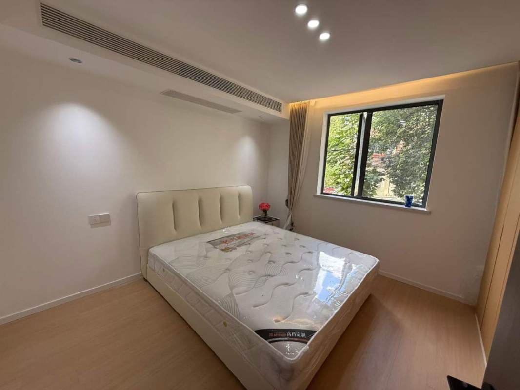 Housing image — Bedroom