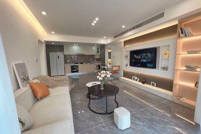 2BR Apartment near People's Square (L8/L12)