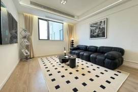 High-Floor 1BR Apartment at Gaorong Unit