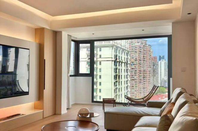 High-Floor Spacious 3BR Apartment near Zhongshan Park (L2/L3/L4)