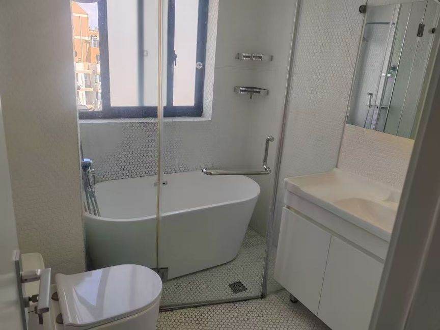 Housing image — Bathroom