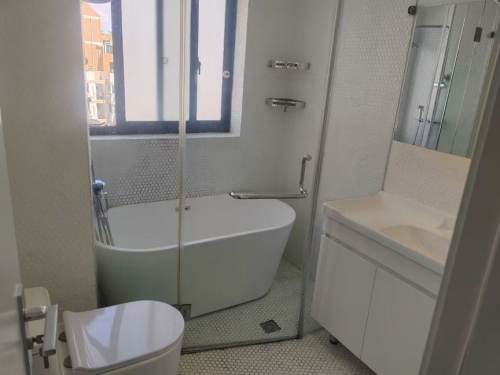 Housing image — Bathroom