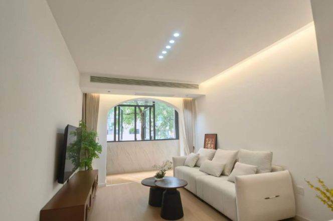 1BR Apartment near Jiangsu Rd Metro (L2/L11)