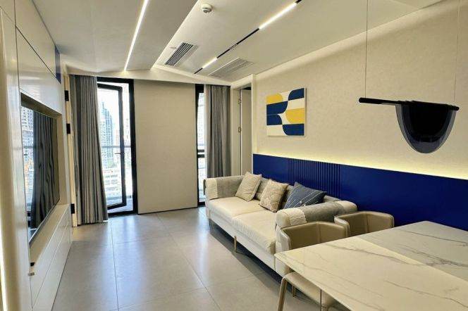 2BR Apartment in Laoximen (L8/L10/L14)