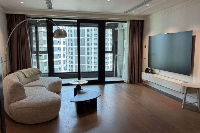 High-Floor Spacious 2BR Shared Apartment near Huaihai Lu (L8/L10/L14)