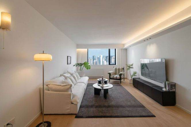 High-Floor 4BR Apartment near Zhongshan Park