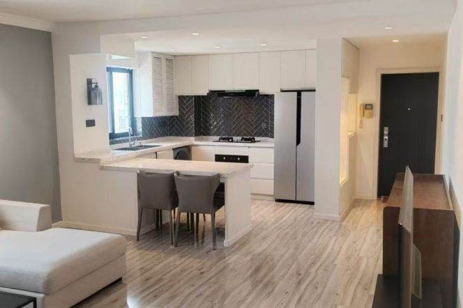 Spacious 2BR Apartment near Shanghai Jiao Tong University (L10/L11)