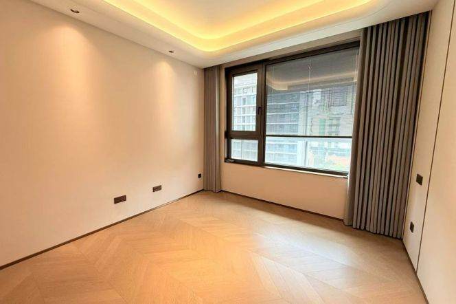 4BR Apartment near Hanzhong Rd Metro