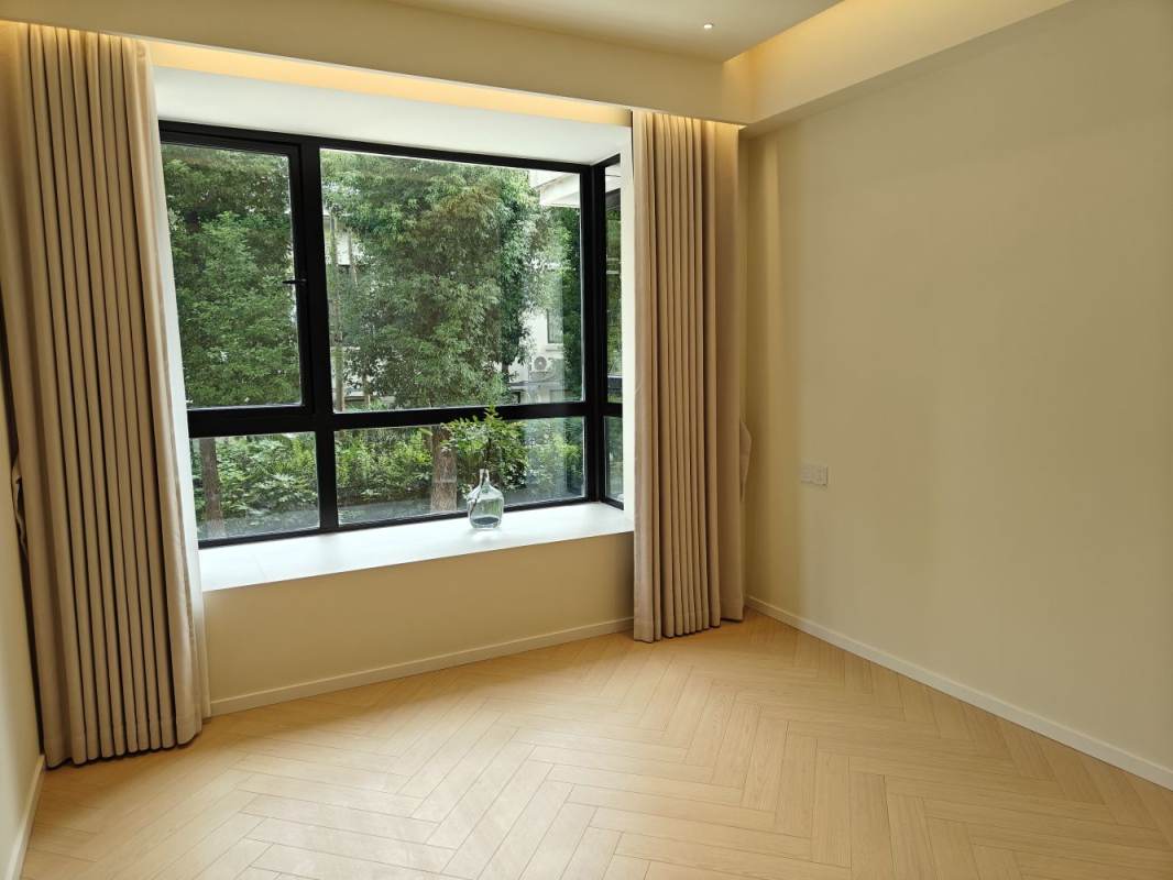 Housing image — Bedroom
