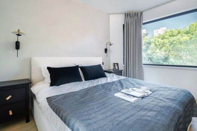 3BR Apartment at Central Residences with Green View