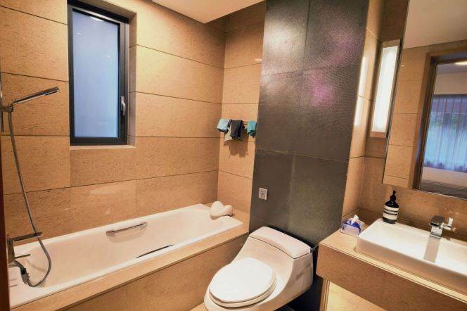 Spacious 2BR Apartment near Xintiandi Metro (L10/L13)