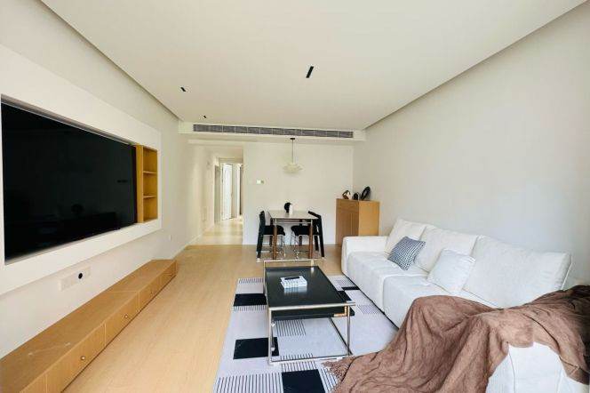 1BR Apartment near Jiangsu Rd Metro (L2/L11)