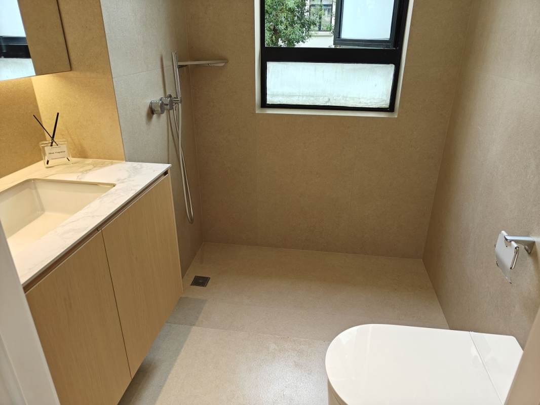 Housing image — Bathroom