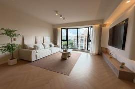 3BR Apartment in Hongqiao CBD with Floor-to-Ceiling Windows (L10)