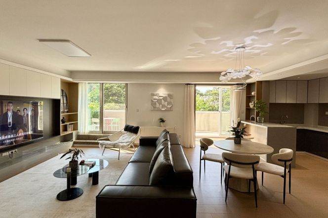 Spacious 2BR Apartment near Dapuqiao Metro (L9/L12)
