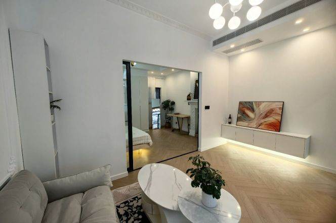 1BR Apartment near Xintiandi Metro with Terrace (L9/L10/L13)